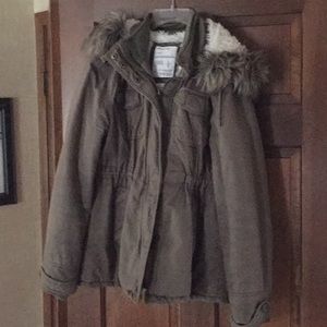 Like new green coat with fur trimmed hood